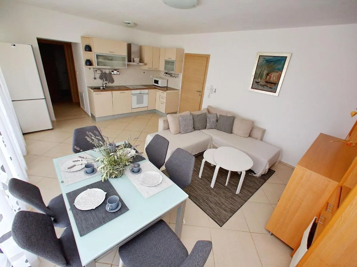 Tranquil Apartment In Bibinje With Garden