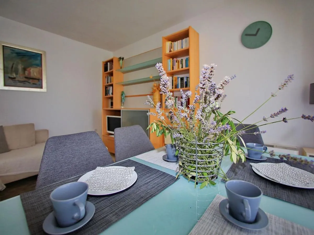 Tranquil Apartment In Bibinje With Garden