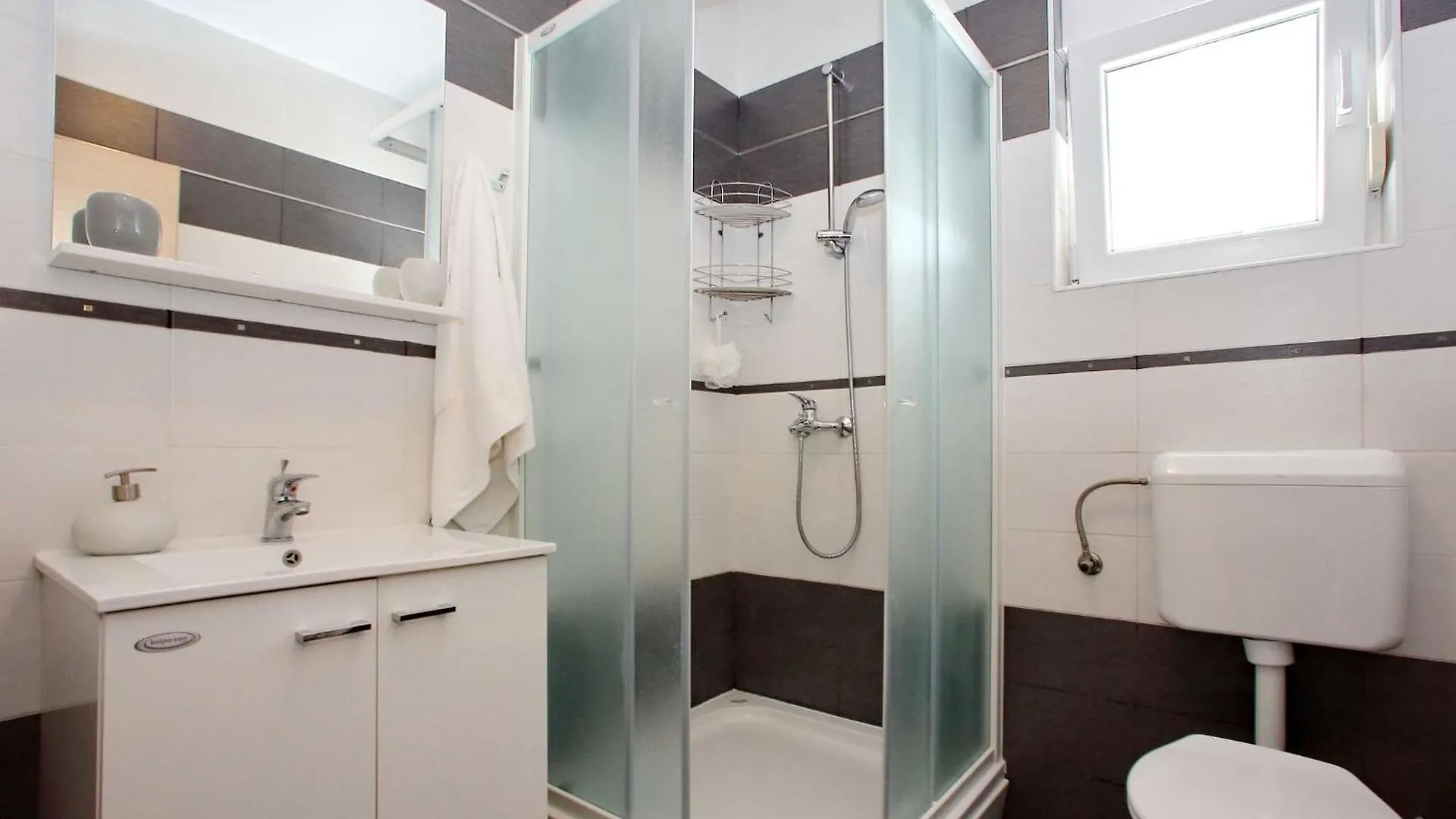Tranquil Apartment In Bibinje With Garden