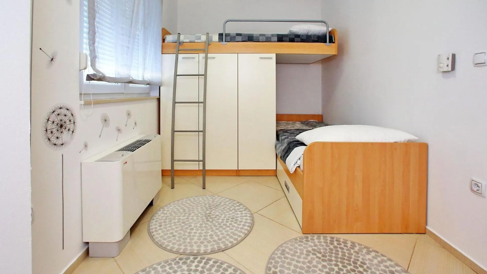 Tranquil Apartment In Bibinje With Garden 0*,