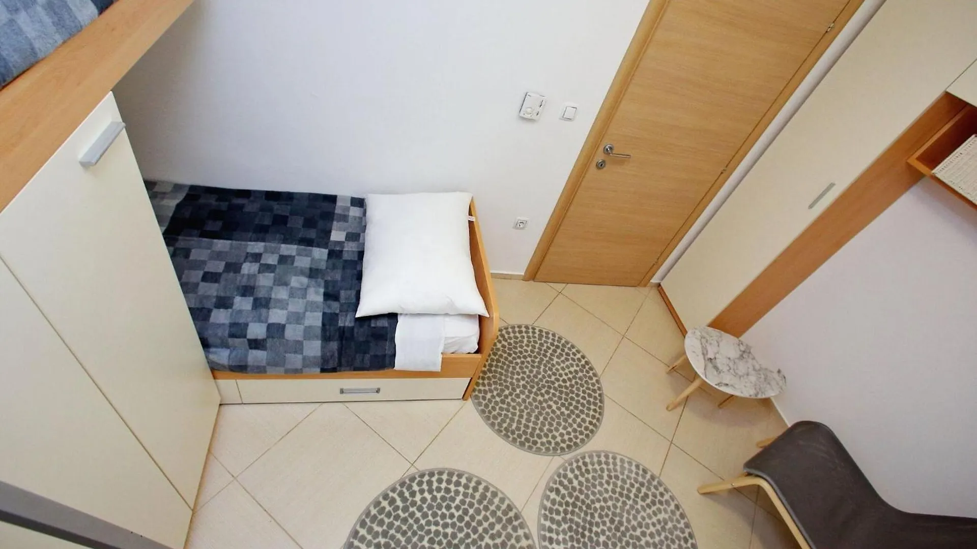 Tranquil Apartment In Bibinje With Garden 0*,