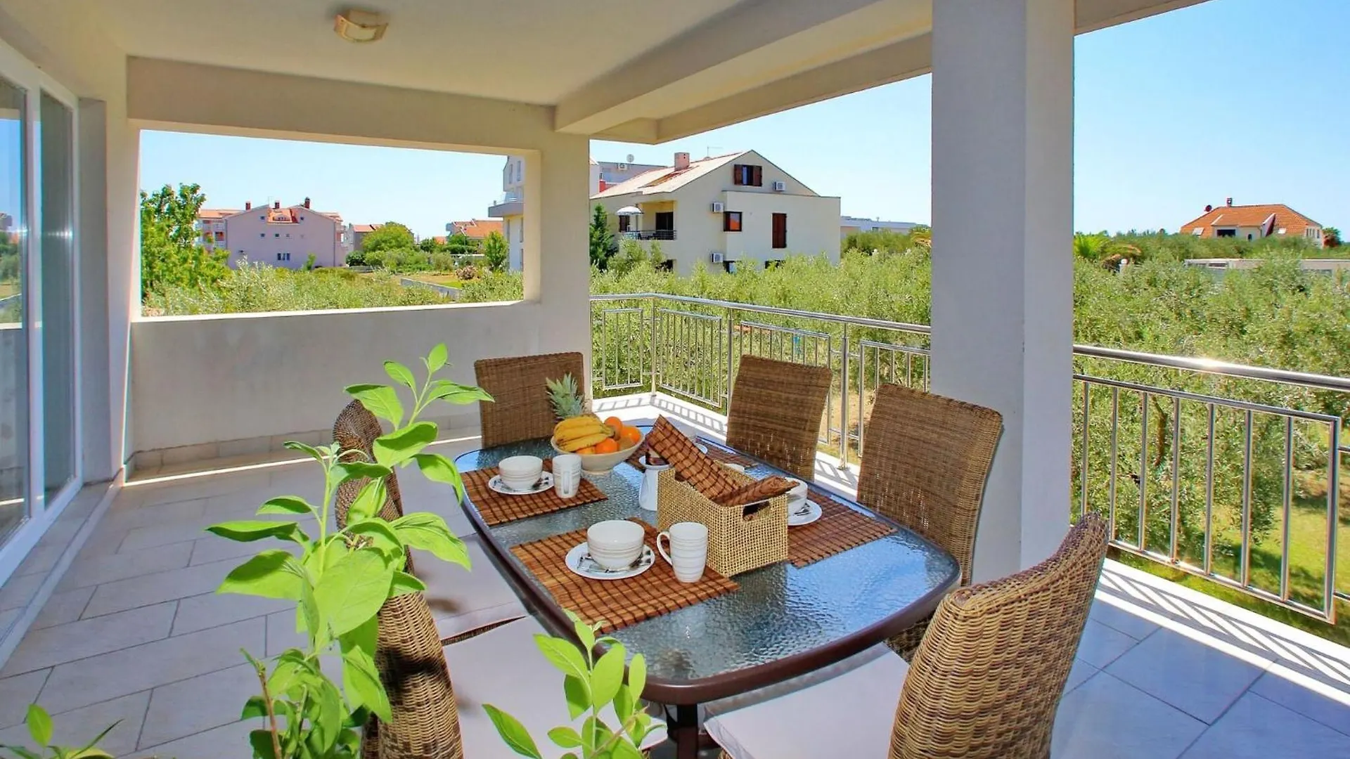 Tranquil Apartment In Bibinje With Garden