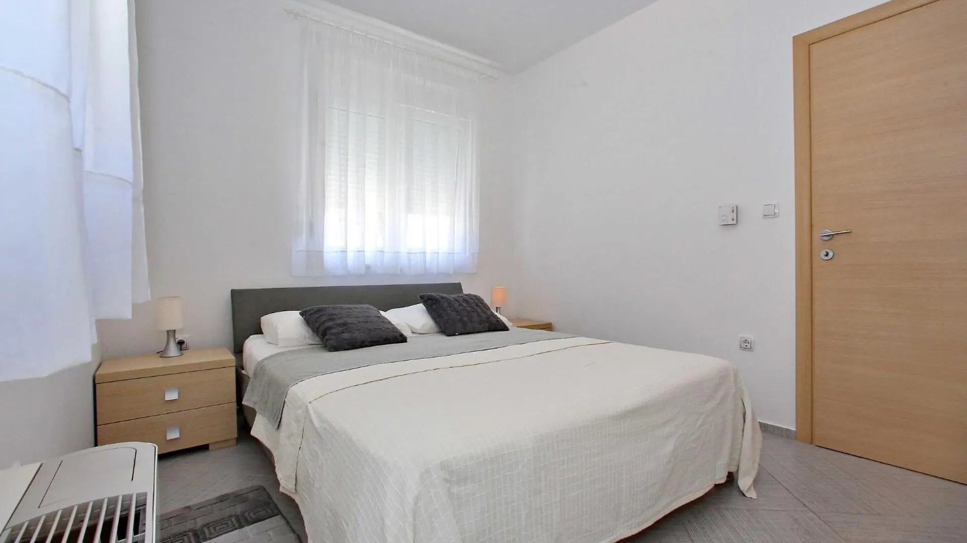 Tranquil Apartment In Bibinje With Garden